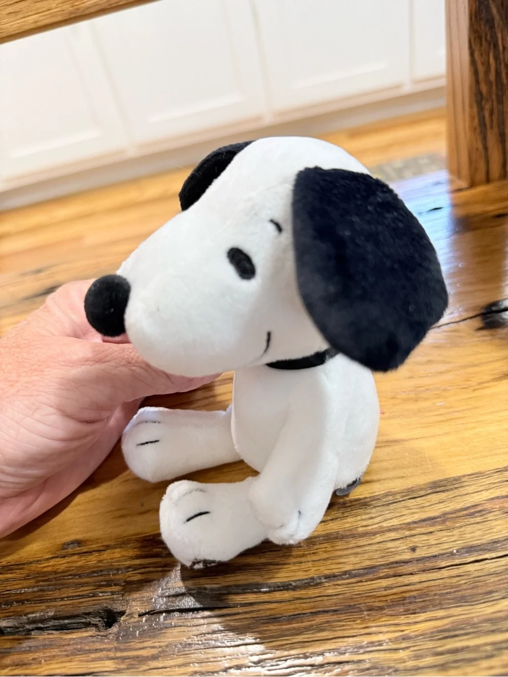 Hallmark Peanuts Snoopy Plush Dog, Small 6-14 in, White/Black, 2023